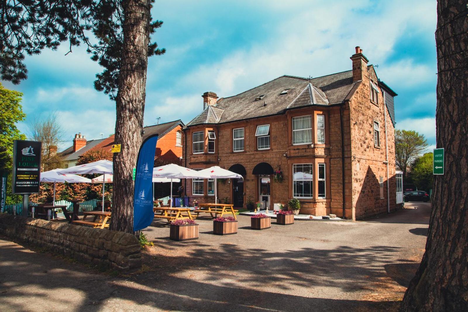 Pine Lodge Hotel & Restaurant מנספילד מראה חיצוני תמונה